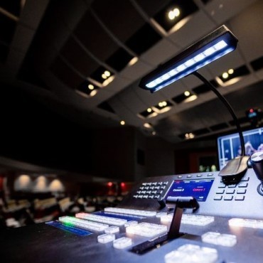 Instalação de Sistemas de Áudio em Adolfo